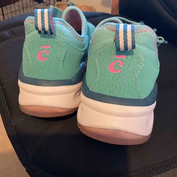 Clove sneakers aqua tone healthcare comfort construction  W 10. M 8.5 - Picture 5 of 6